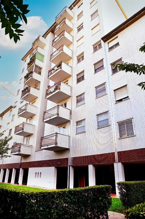 Guest House Lucca Ιταλία