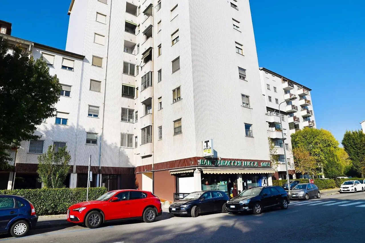 Guest House Lucca Ιταλία